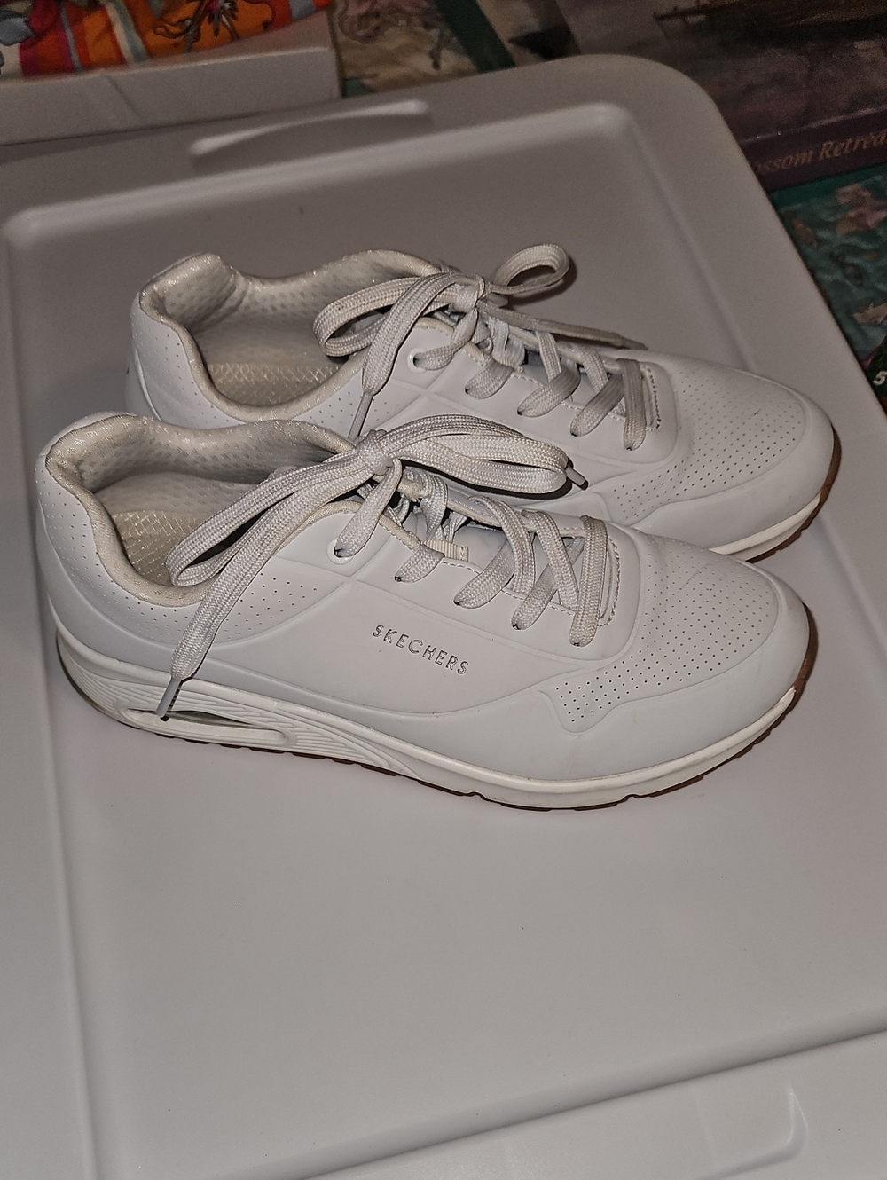 Skechers Womens White Lace-Up Perforated Leather Sneakers